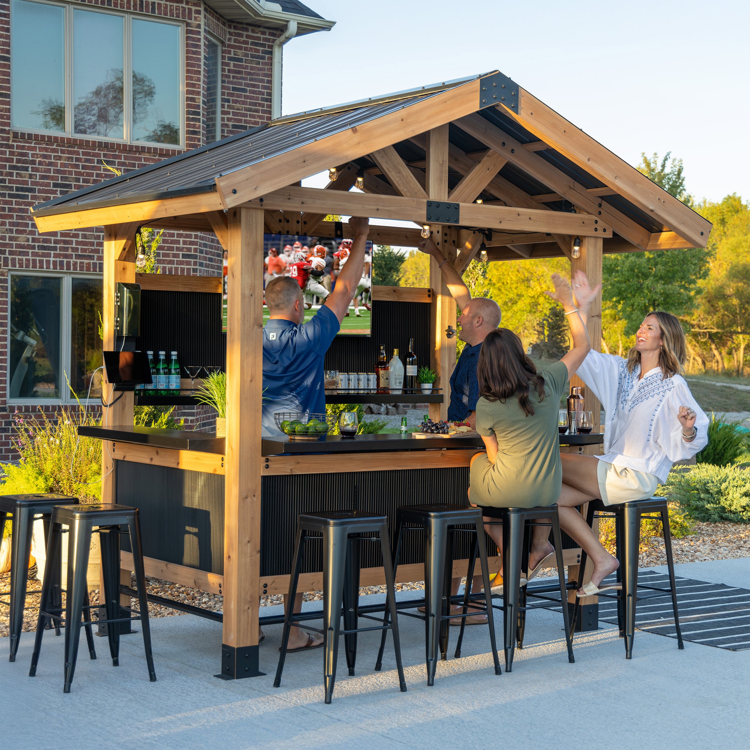 Palisade Outdoor Bar for entertaining outside