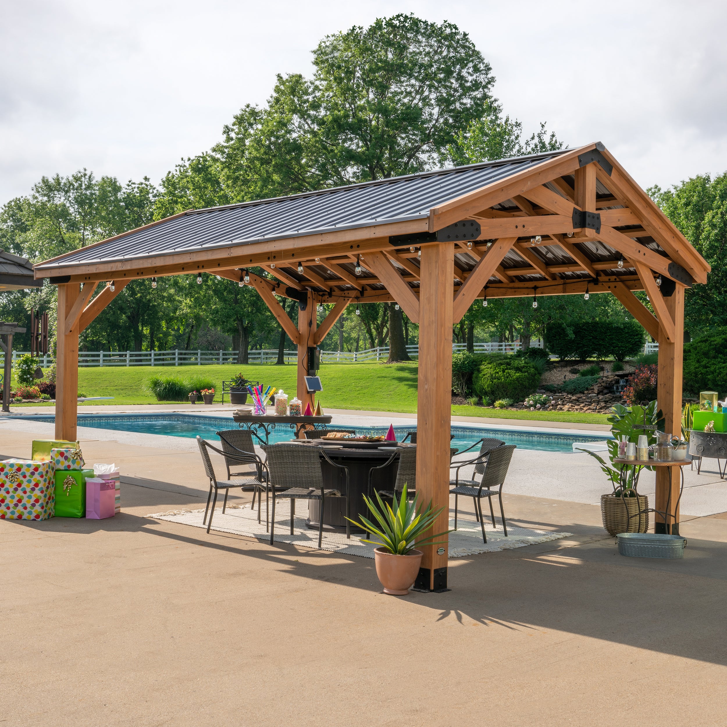 5.0m x 3.7m (16ft x 12ft) Norwood Gazebo