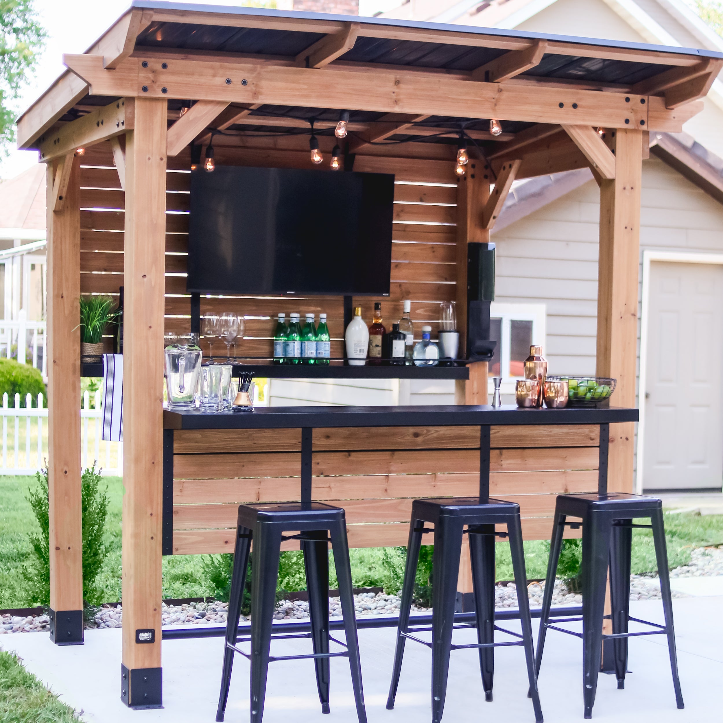 2.6m x 1.9m (8ft x 6ft) Cedar Springs Outdoor Bar
